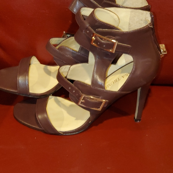Heel Sandal - Picture 3 of 6